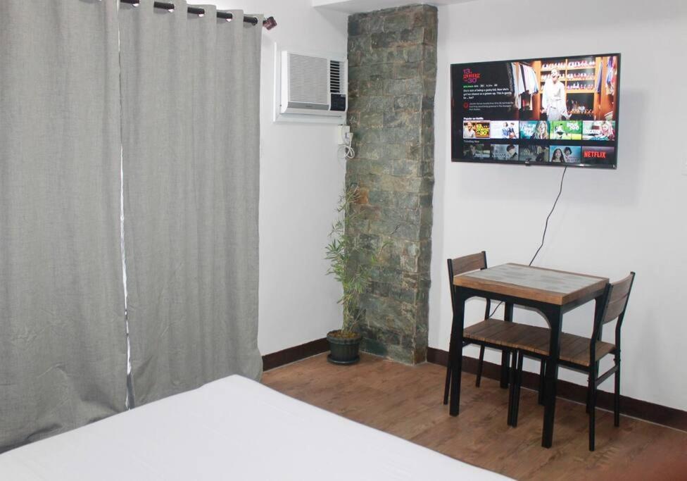 Appartamento Antonio'S Place, 3 Mins To Mactan Airport, Fast Internet With Netflix Lapu-Lapu City Esterno foto