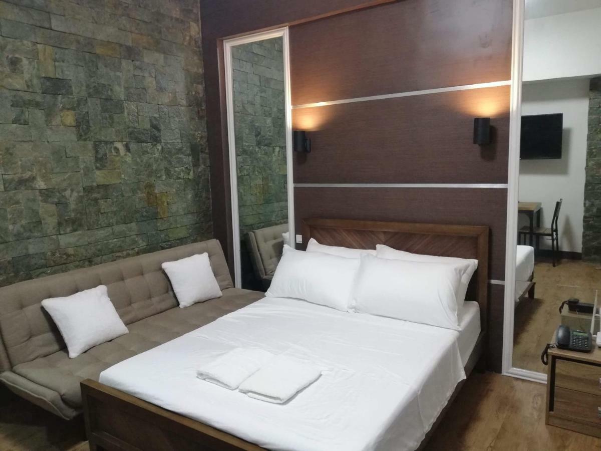 Appartamento Antonio'S Place, 3 Mins To Mactan Airport, Fast Internet With Netflix Lapu-Lapu City Esterno foto